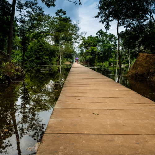 Path leading to Neak Pean