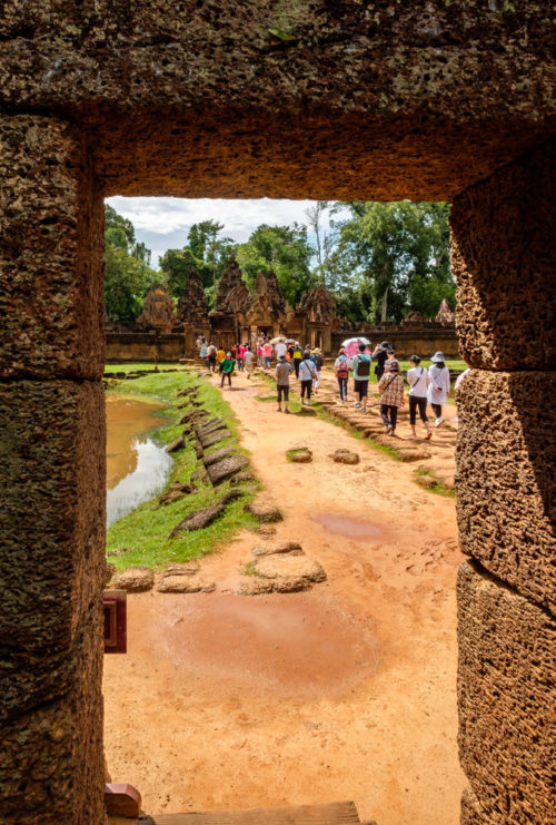 Path leading to the main Banteay Srei temple