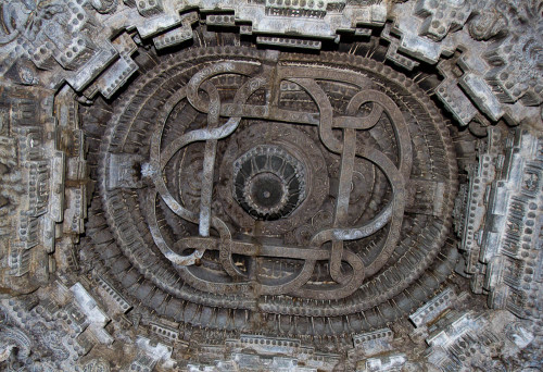 Ceiling Depictions Of Sacred Knot